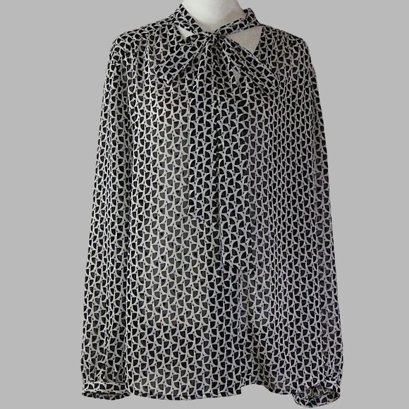 Chico's Women's Geo Bow Semi-Shear Concealed Botton Closure Top Size 3 16XL C461 - Picture 2 of 6